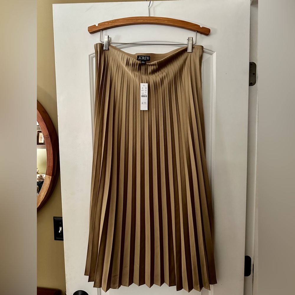 J Crew NWT Pleated pull-on midi skirt /Camel